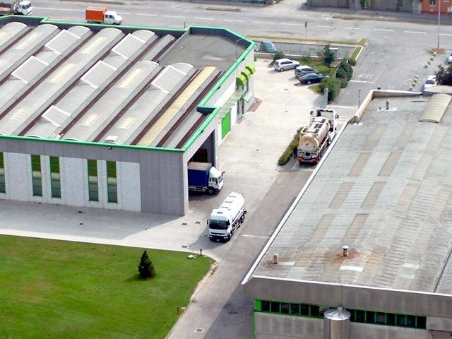 Retro azienda Gioma Varo Azienda Gioma Varo da dietro